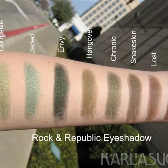 ROCK & REPUBLIC SATURATE EYE COLOR EYESHADOW CORROSIVE NWOB